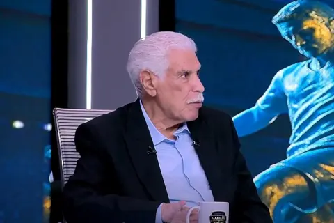 حسن شحاتة عن إمكانية غياب صلاح: هل تناسيتم تريزيجيه؟.. إنه أهم لاعب في منتخب مصر